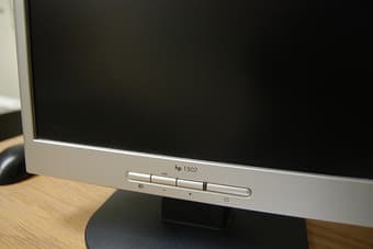 Monitor - HP 1502 (15" flat) LCD Monitor $50 2