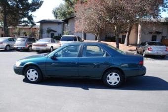 98 Camry LE 108K Excellent Condition - $3000 1