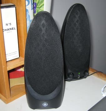 General Electric Desktop Speakers 1
