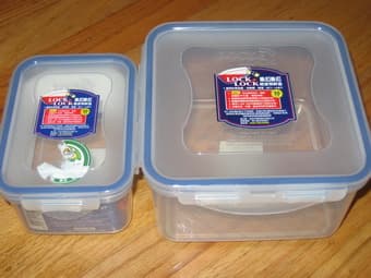 LOCK LOCK micro waveable container $8 1