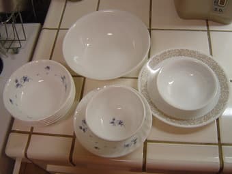 $10 - Ten Corelle dishes/bowls 1