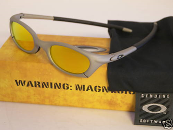 selling new oakleys 1