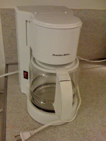 Moving sale:TV, bookshelves,microwave, lamp, printer, kitchen stuff 3