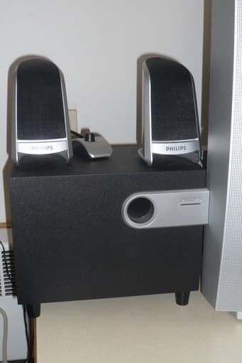 TVs / DVD player / Speakers 3
