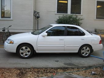 2005 White Nissan Sentra 1.8 S -- extremely low mileage! - $9000 2