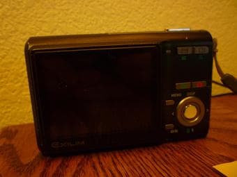 7.2 mega pixels Casio Exilim (Black) with free 1GB SD card ($55) 2