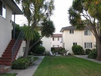 $1495/month: Charming, spacious 1BR/1BA, 100yds from Downtown MP 1