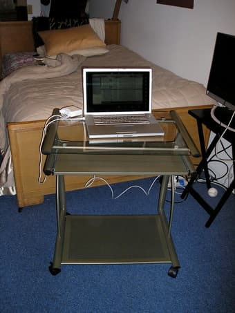 Small working desk 1