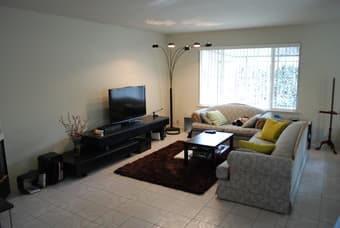 $650 !!AVAILABLE NOW!! Room for rent in newly renovated house! 1