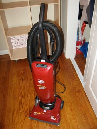 Dirt Devil Featherlite Vacuum Cleaner 1