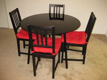 Dining table+4 chairs - $100 1