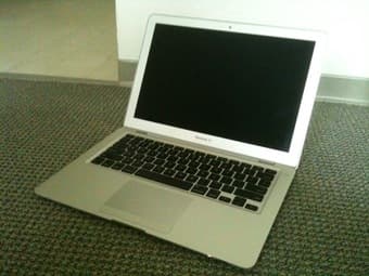 brand-new Macbook Air (SSD) + bonus 1
