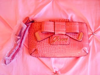 BRAND NEW. ROSE PINK GUESS PURSE !! 1