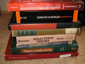 Tons of graduate and undergraduate physics and chemistry textbooks 3
