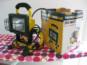Portable Halogen Work Light 250 watt (WorkForce) $18 1