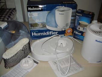 $10 Small Rooms Holmes Humidifer with New Filter 1