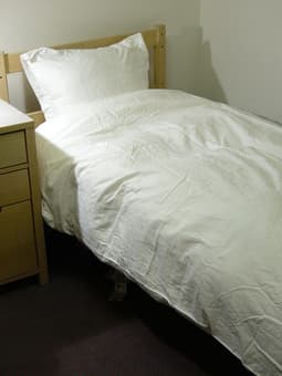 blanket and bed linen 1