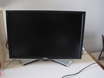 Dell UltraSharp 2208WFP 22'' Widescreen LCD Monitor 3