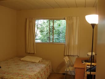 the rent for this furnished bedroom is only $725/month 3