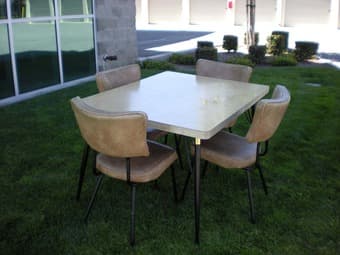 Kitchen table and Four Chairs $75 1