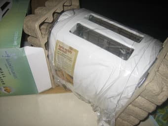 Almost new toaster $8 3