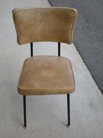 Kitchen Table and 4 Chairs $125 3