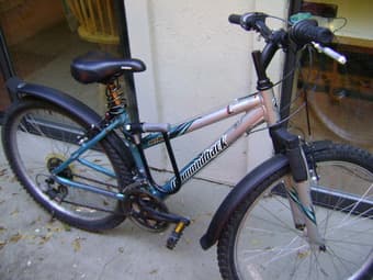 Mountain bike, 2 helmets, U-lock 1