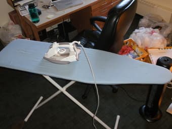 Ironing board + top of the line iron 1