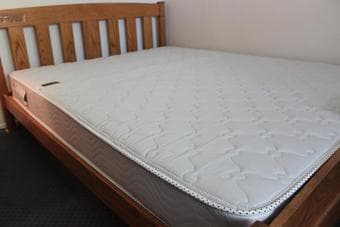 Simmons Beautyrest Queen sized mattress - $250 1