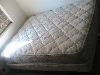 queen bed - $40 (palo alto) 1