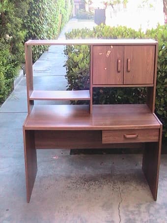 Desk (Free) 1