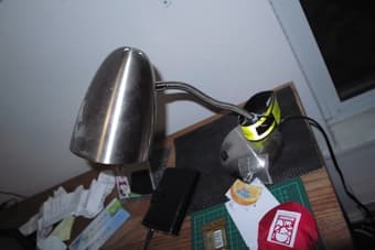 mint table lamp with two extra light bulbs $5 OBO 1