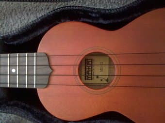Makai Soprano Ukulele and Hard Case - $80 3