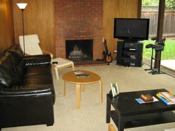 $650 ????? Room available for 1 month in 4 BR, 2 Bath house in Palo Alto 2