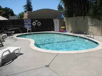 Spacious 3BR/2.5BA townhouse in a gated community 3