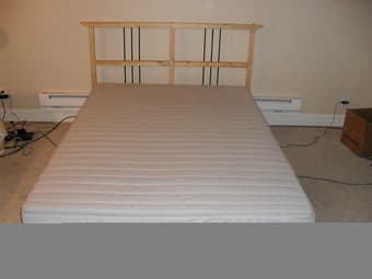mattress + bed frame 1