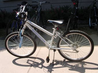 women's bike roadmaster 24inch (including cable lock) - $50 1
