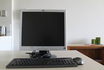 19in monitor, wireless keyboard&mouse and printer for sale 1