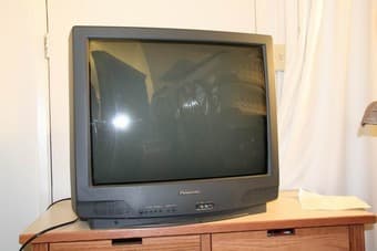 Panasonic 28" TV with remote $30 1