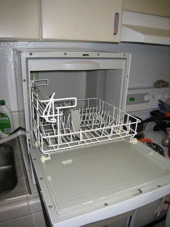 Haier Countertop Dishwasher - 75$ or best offer (MUST GO by 8/15) 1