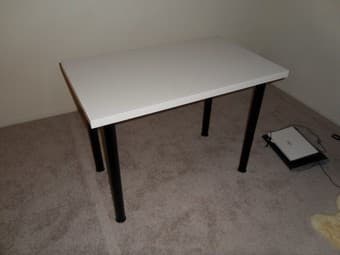 almost BRANDNEW IKEA petite desk - $20 1