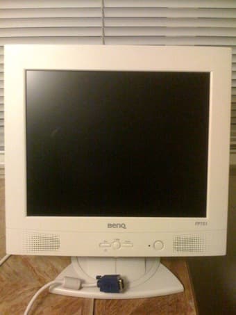 FS: Microwave,Floor Lamps, Computer Monitor,Bose Sound Dock,bookshelf 2