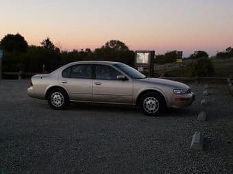 1996 Nissan Maxima GLE Sedan 4D - $3,250 1