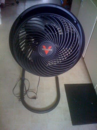 FS: Electric Fan, microwave, cordless phone, iron, and much more 1