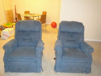 Very comfortable recliners, very cheap (70$) 1