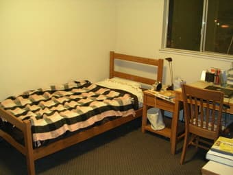 A cozy room in an EV house sublet! 2