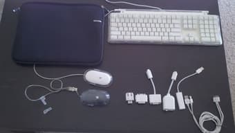 Black macbook (MA701LL/A, 2 GHz, 3.3GB)  - $600 3