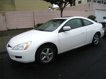 2004 Honda Accord Coupe EX i-VTEC4 with navigation ($13,130) 1