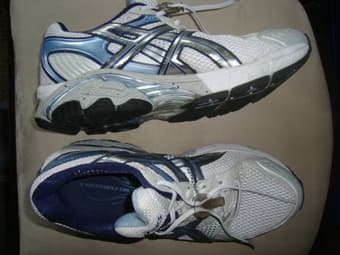 Women's Asics 8.5 Running Shoe 2