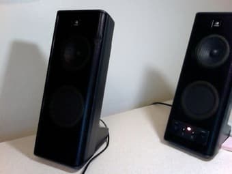 logitech x-140 speakers 2